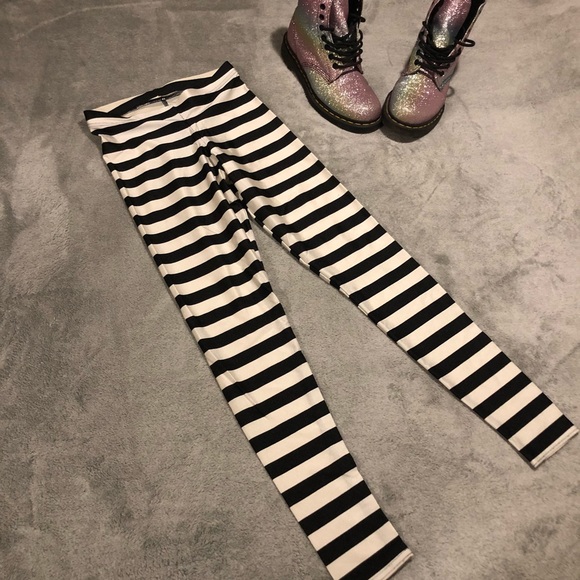 Blackmilk Pants - Blackmilk legs